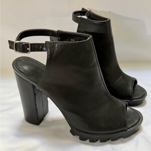 Women’s Black Open-Toe Block Heel Sandals